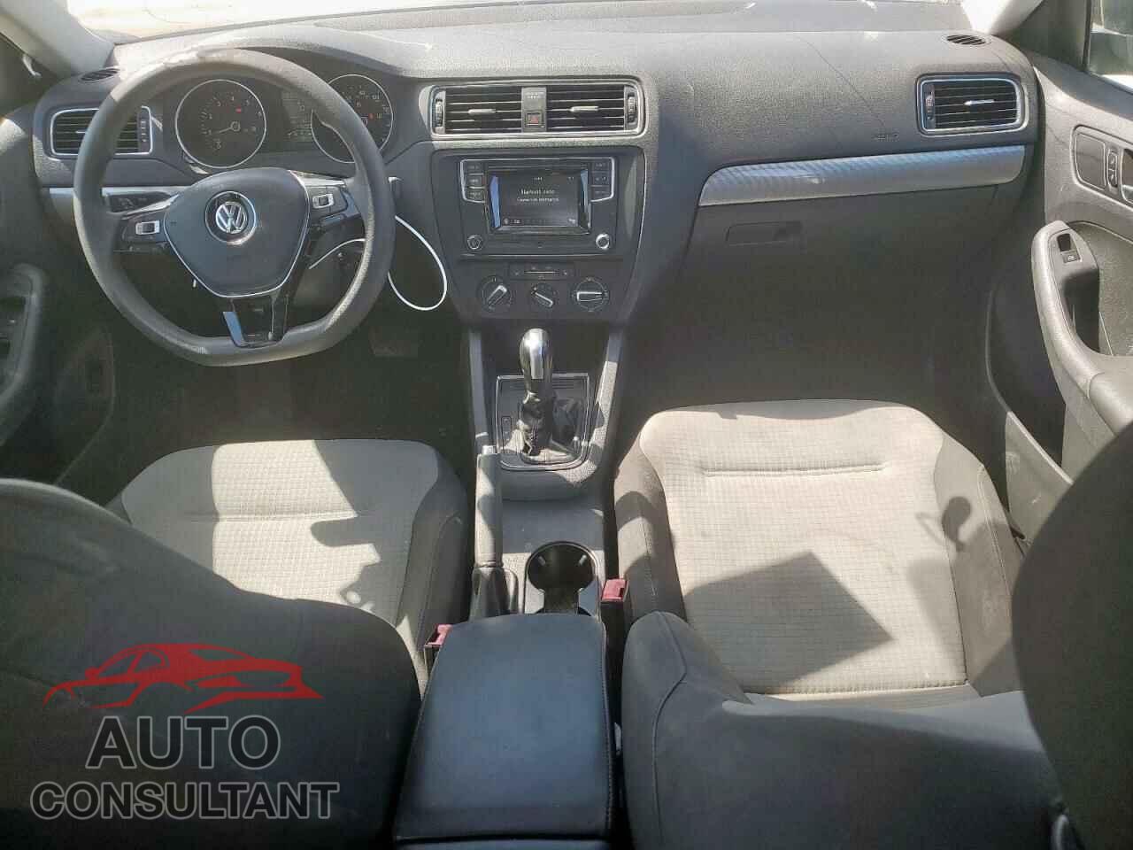 VOLKSWAGEN JETTA 2017 - 3VW2B7AJ9HM360330