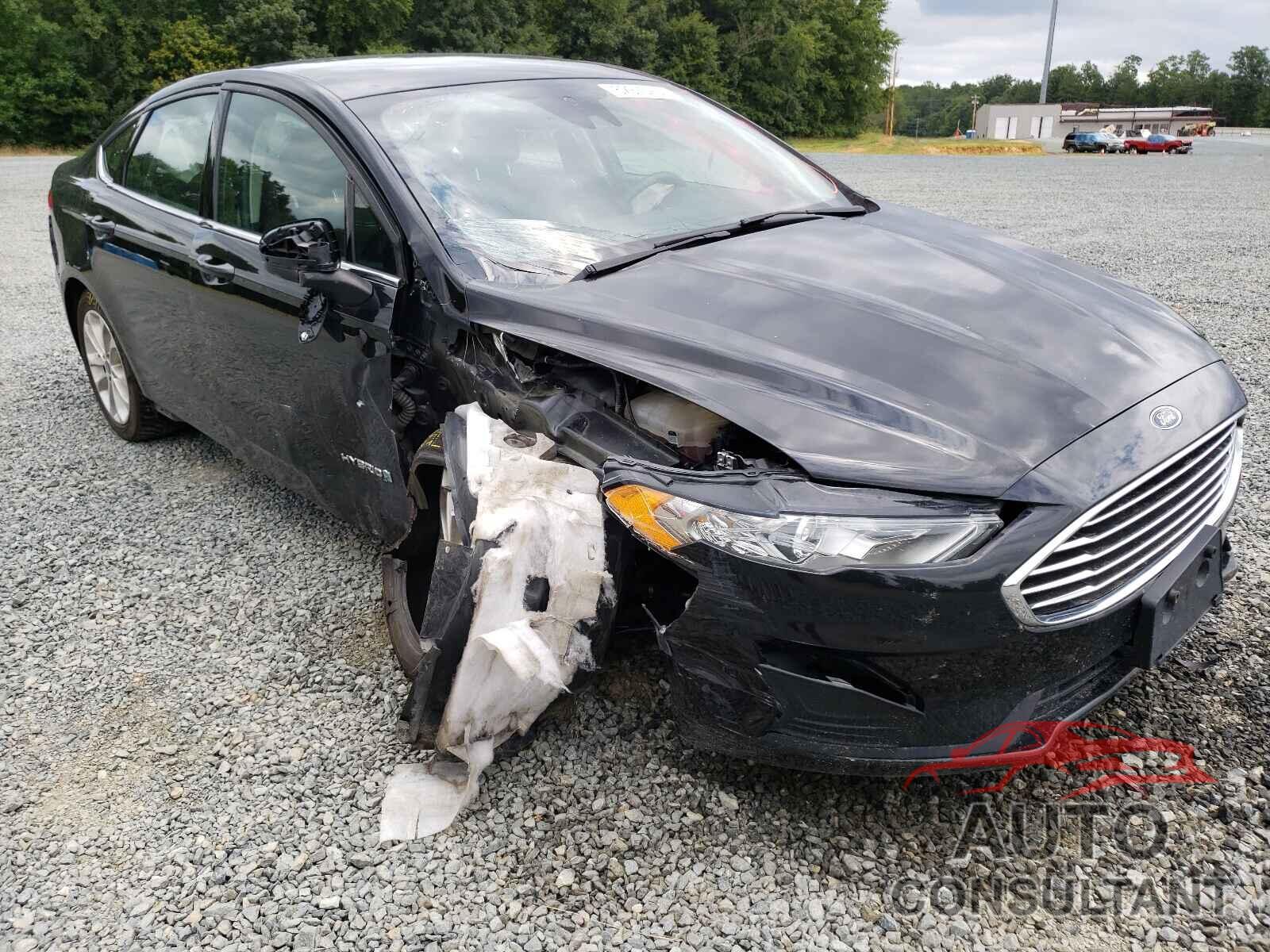 FORD FUSION 2019 - 3FA6P0LUXKR117095