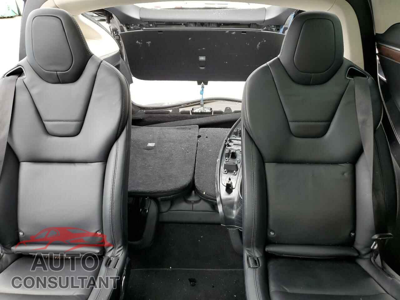 TESLA MODEL X 2016 - 5YJXCBE21GF004906