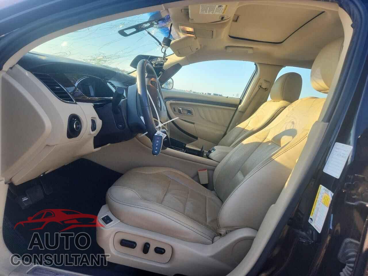 FORD TAURUS 2019 - 1FAHP2F85KG118701