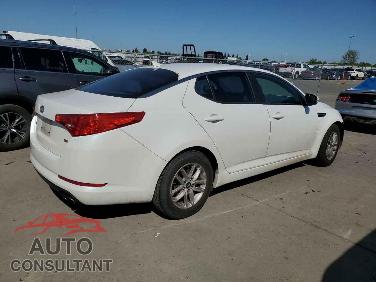 KIA OPTIMA 2011 - KNAGM4A71B5144326