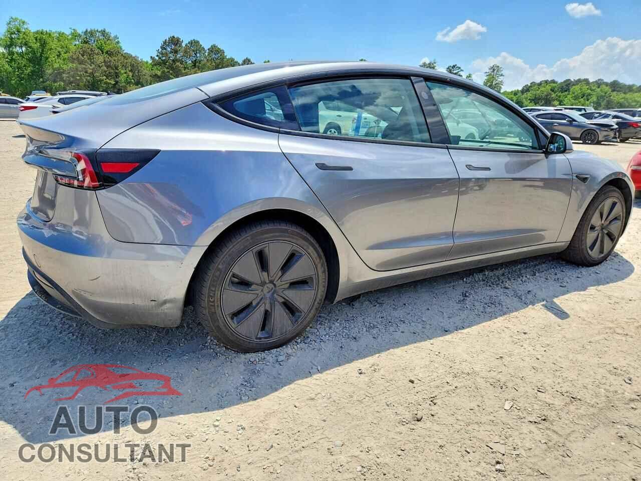 TESLA MODEL 3 2025 - 5YJ3E1EA7SF028775