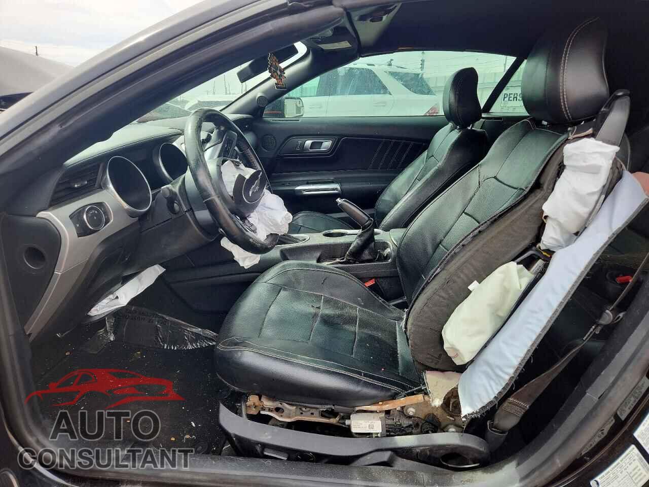 FORD MUSTANG 2019 - 1FATP8UH9K5110001