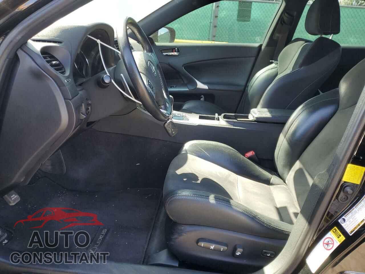 LEXUS IS 2011 - JTHBF5C29B5148833