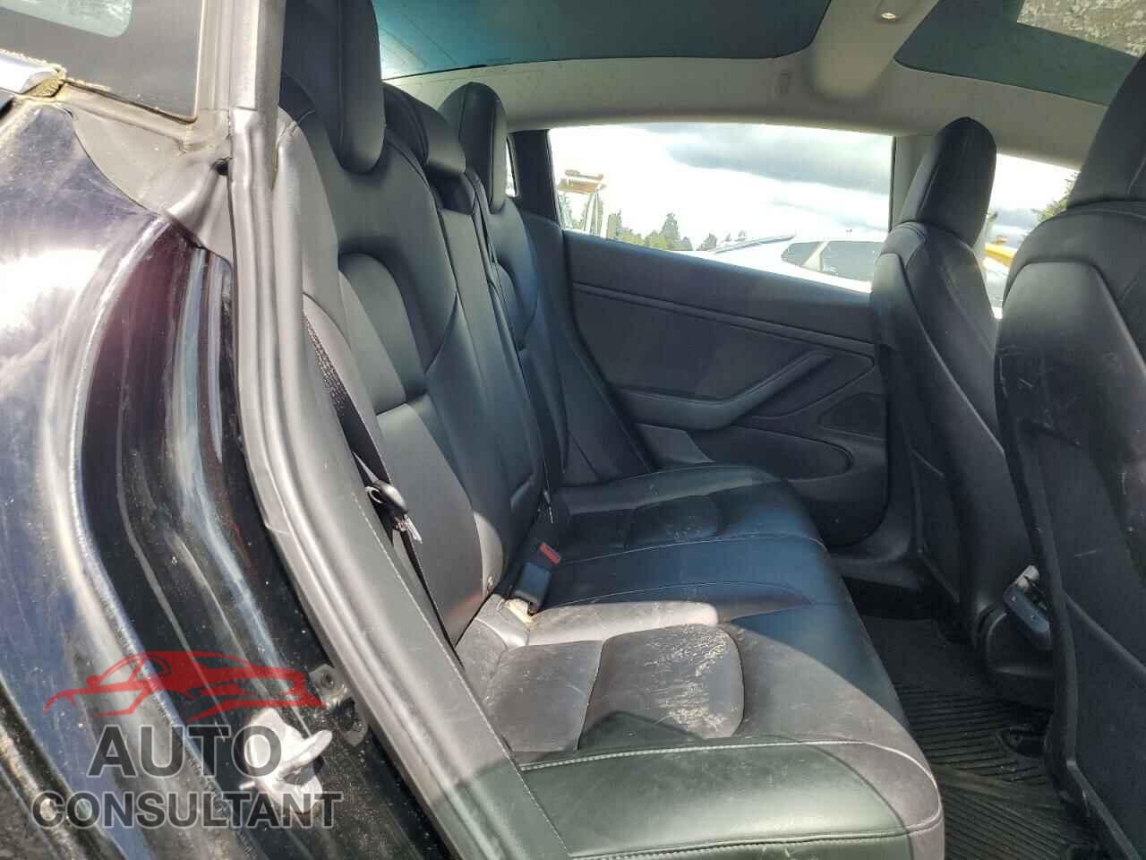 TESLA MODEL 3 2019 - 5YJ3E1EA8KF305594