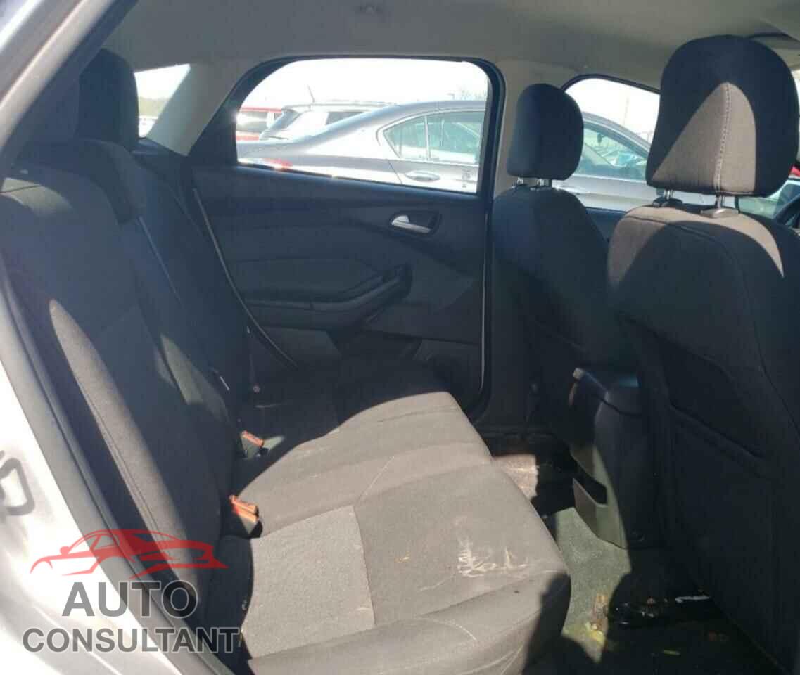 FORD FOCUS 2016 - 1FADP3K22GL382849
