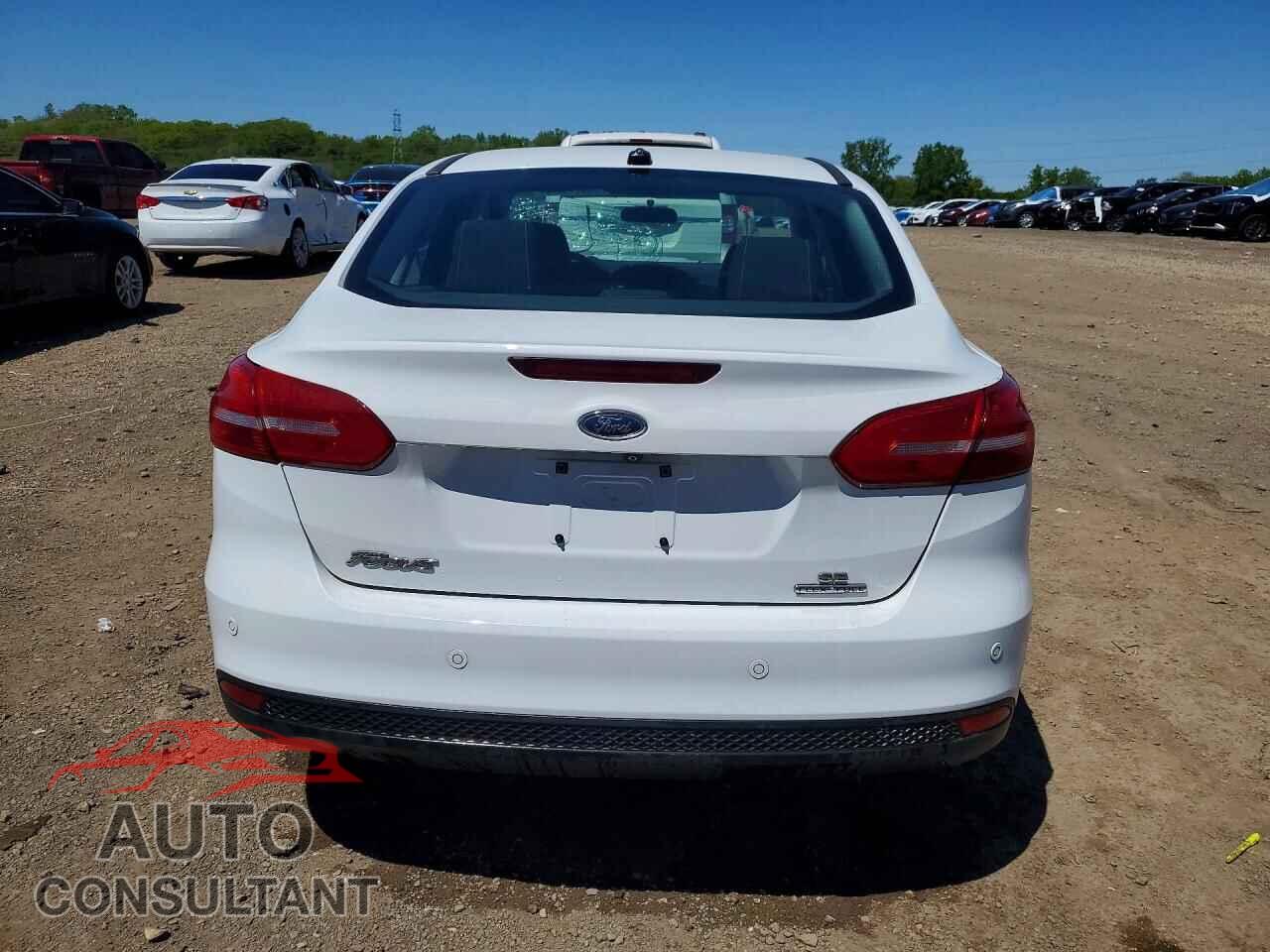 FORD FOCUS 2015 - 1FADP3F28FL342820