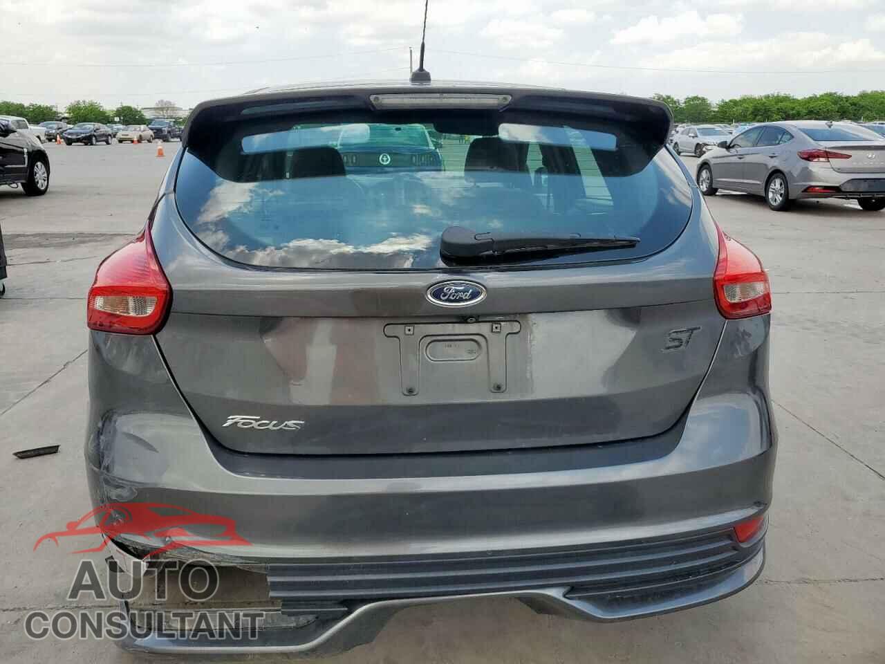 FORD FOCUS 2017 - 1FADP3L98HL245945