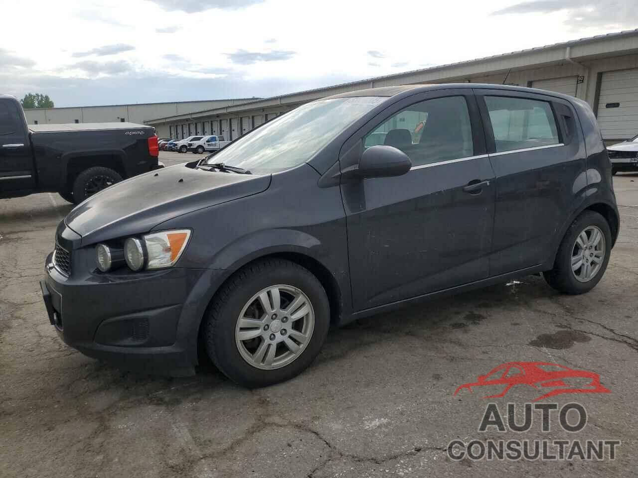 CHEVROLET SONIC 2015 - 1G1JC6SH5F4105144