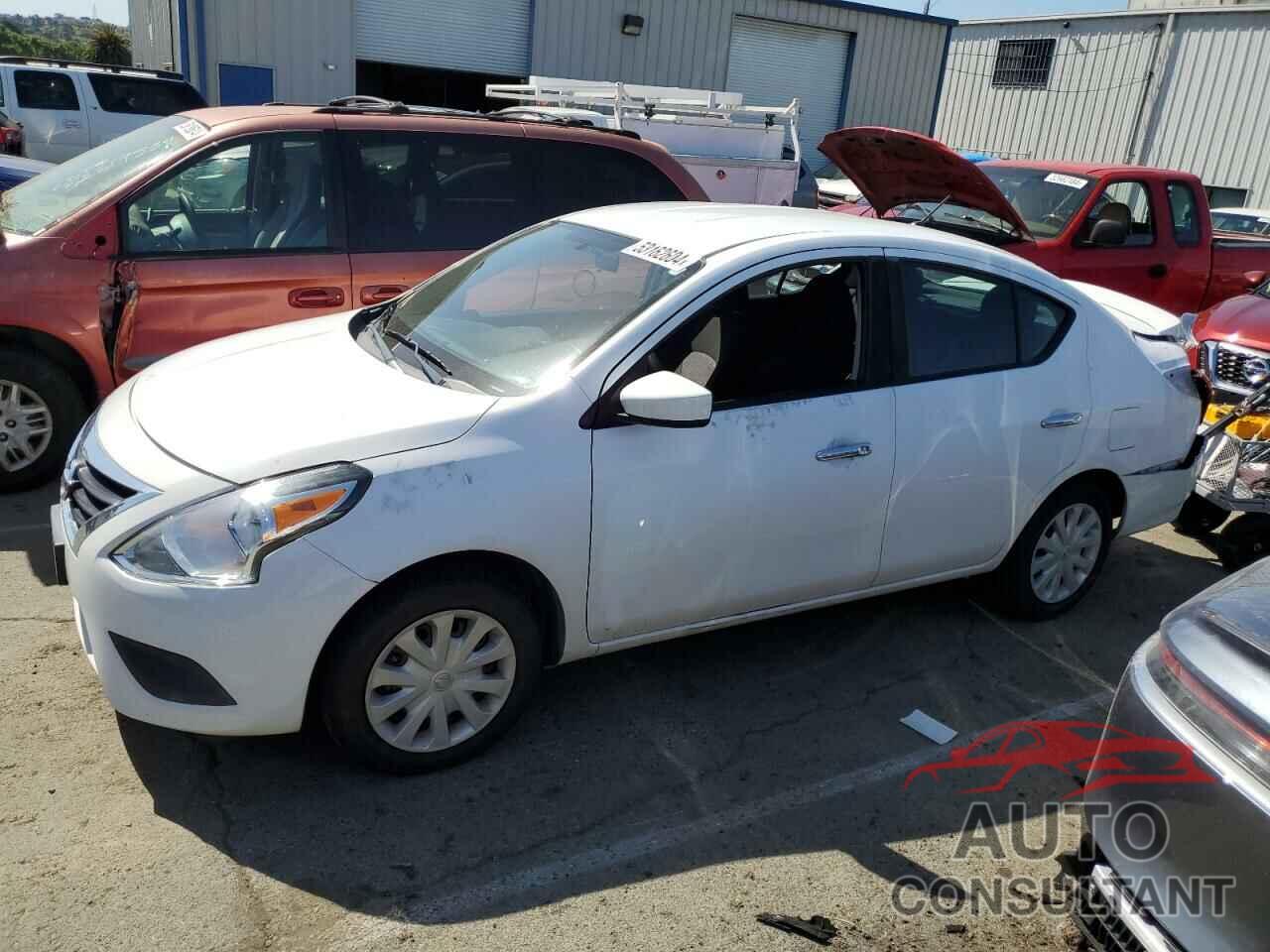 NISSAN VERSA 2018 - 3N1CN7AP5JL807494