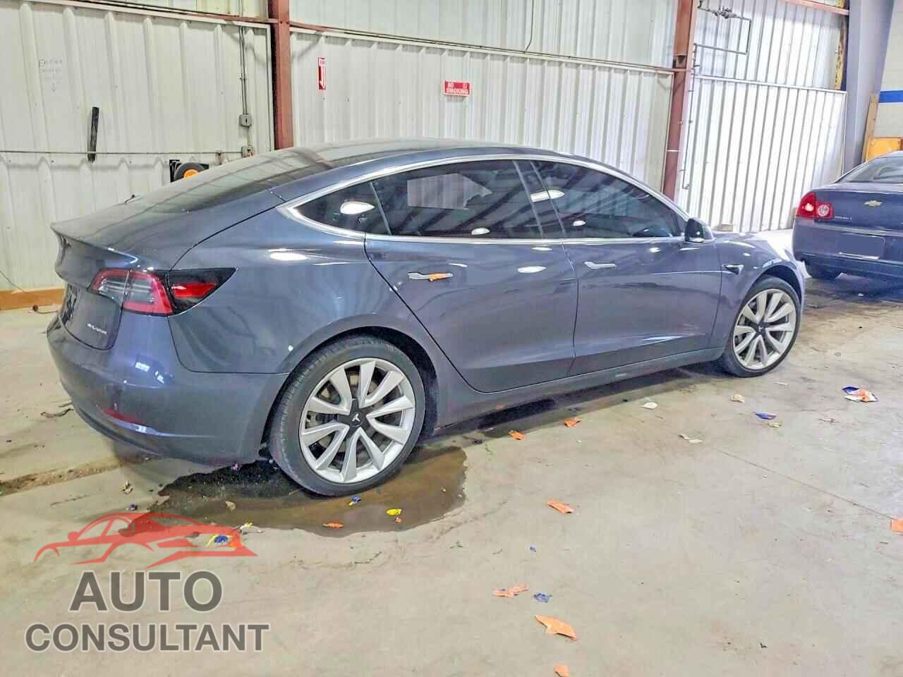 TESLA MODEL 3 2018 - 5YJ3E1EB6JF121178