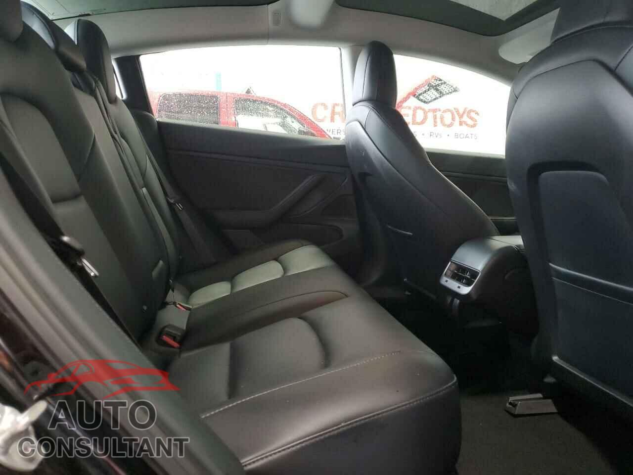 TESLA MODEL 3 2018 - 5YJ3E1EB7JF105443