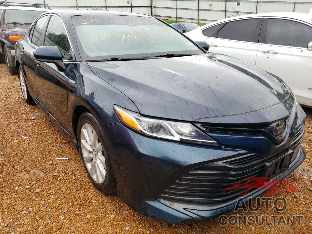 TOYOTA CAMRY 2018 - 4T1B11HK1JU582584