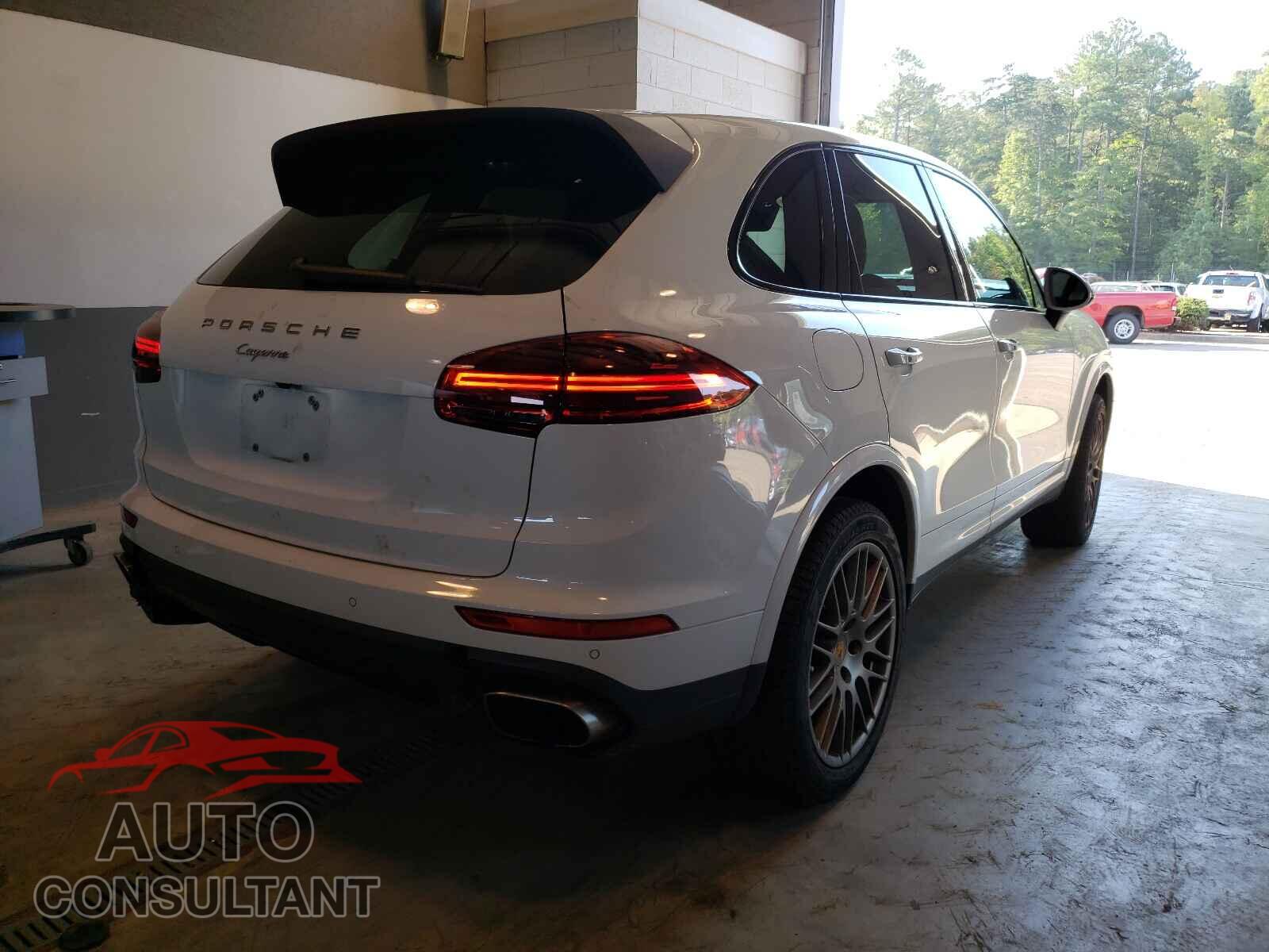 PORSCHE CAYENNE 2018 - WP1AA2A20JKA02249