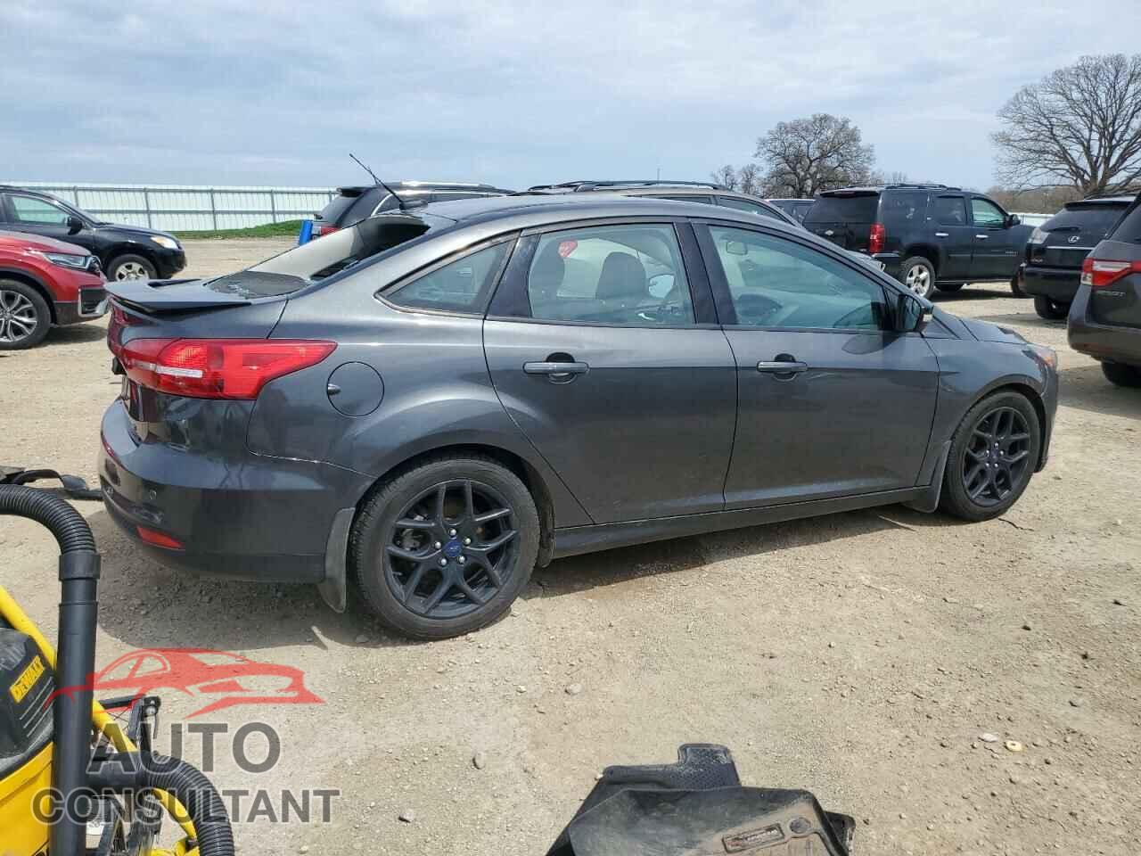 FORD FOCUS 2016 - 1FADP3F21GL278248
