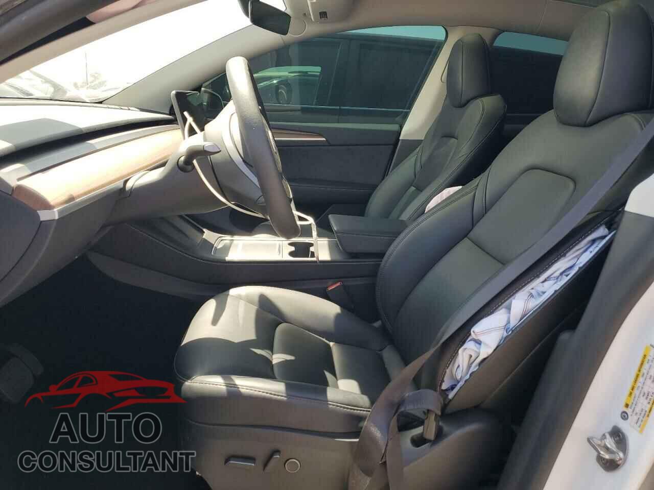 TESLA MODEL Y 2024 - 7SAYGDED6RF107654
