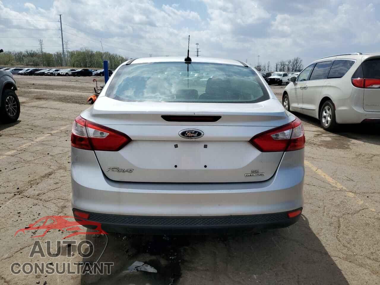 FORD FOCUS 2014 - 1FADP3F24EL392600