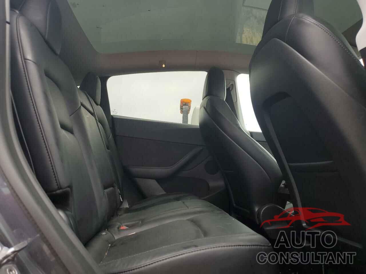 TESLA MODEL Y 2021 - 5YJYGDEE4MF080260