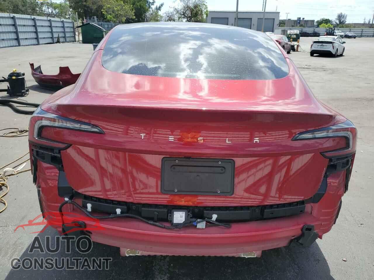 TESLA MODEL 3 2025 - 5YJ3E1EA4SF897642