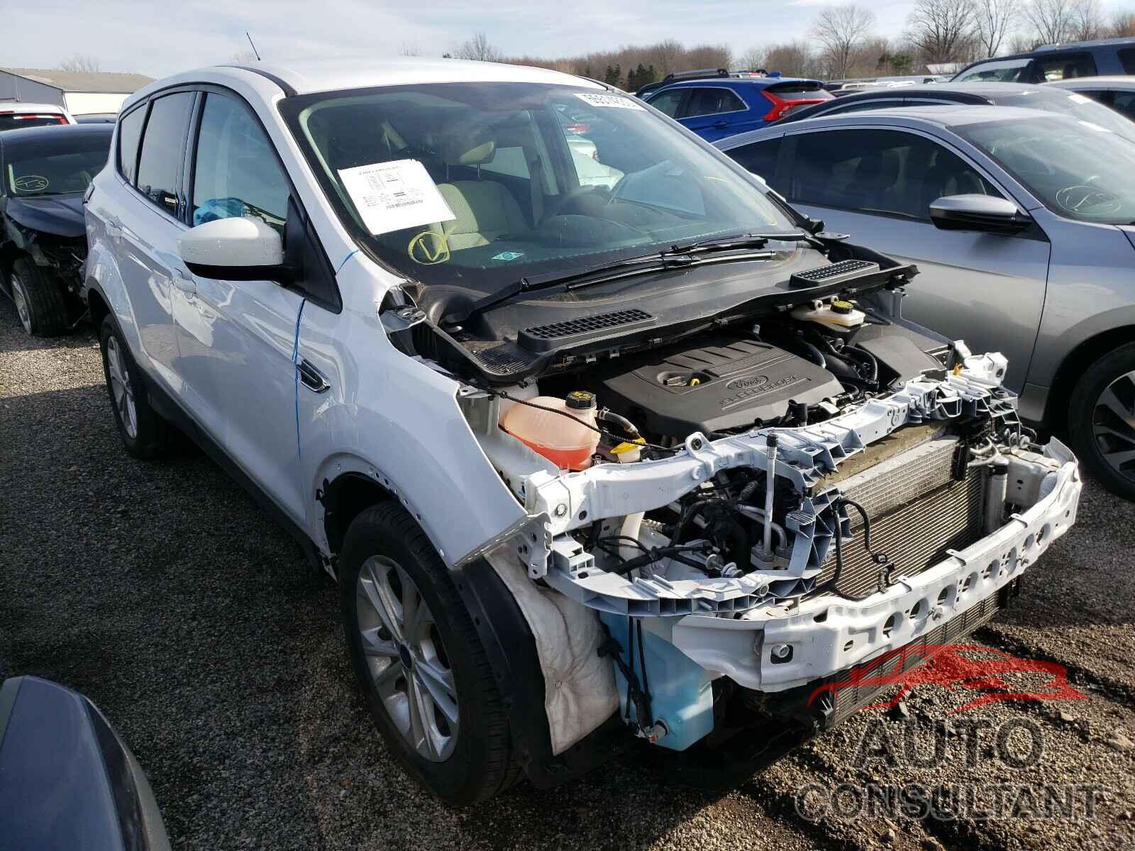 FORD ESCAPE 2017 - 1FMCU0GD3HUD36669