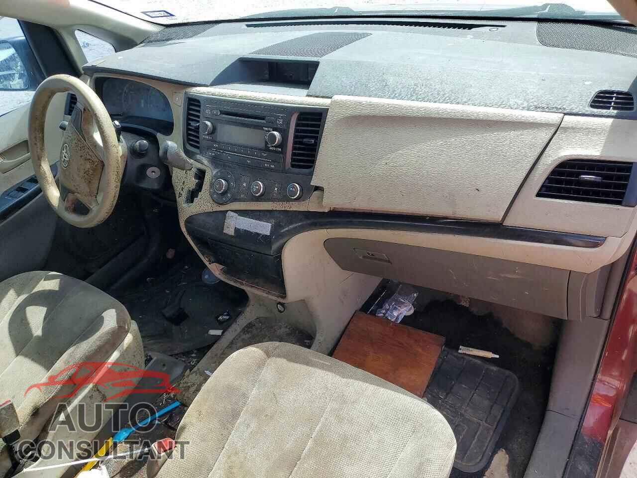 TOYOTA SIENNA 2013 - 5TDZK3DC8DS399766