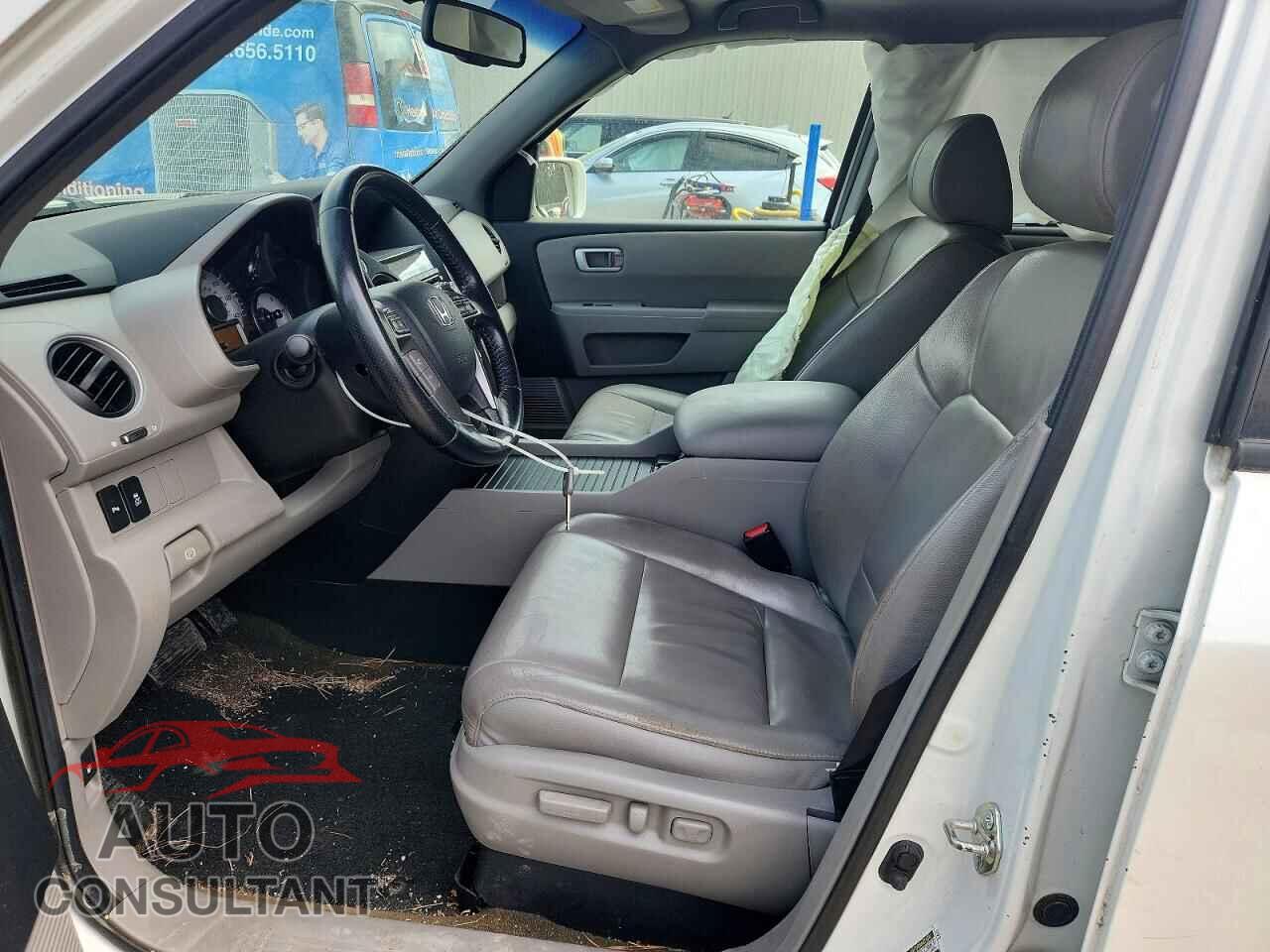 HONDA PILOT 2013 - 5FNYF3H92DB044420