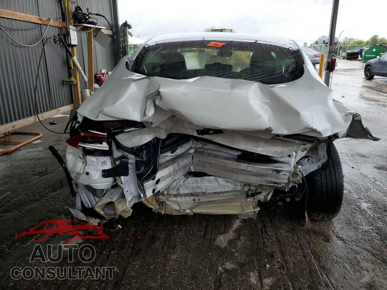 TESLA MODEL 3 2021 - 5YJ3E1EA8MF851511