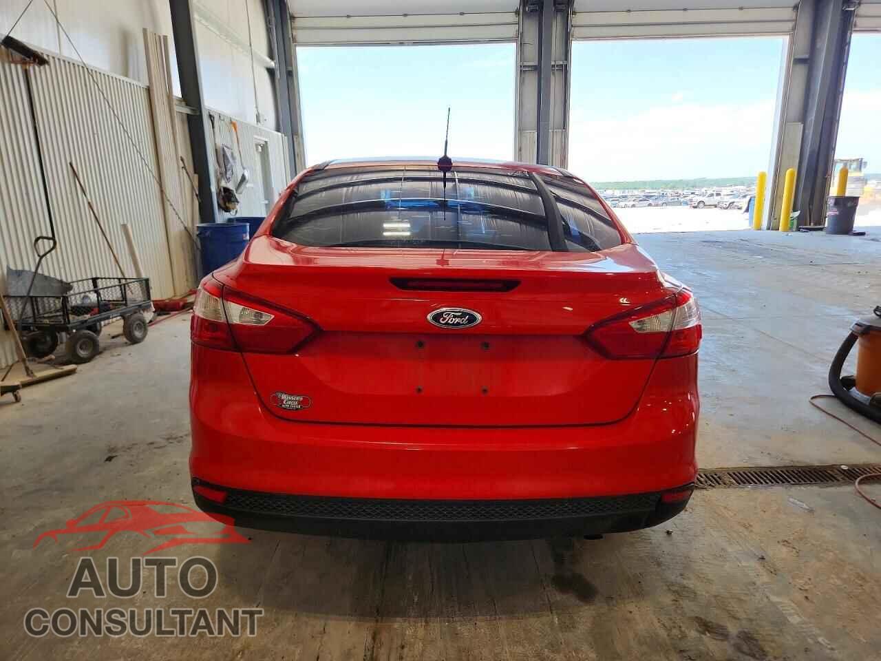 FORD FOCUS 2012 - 1FAHP3F26CL174835