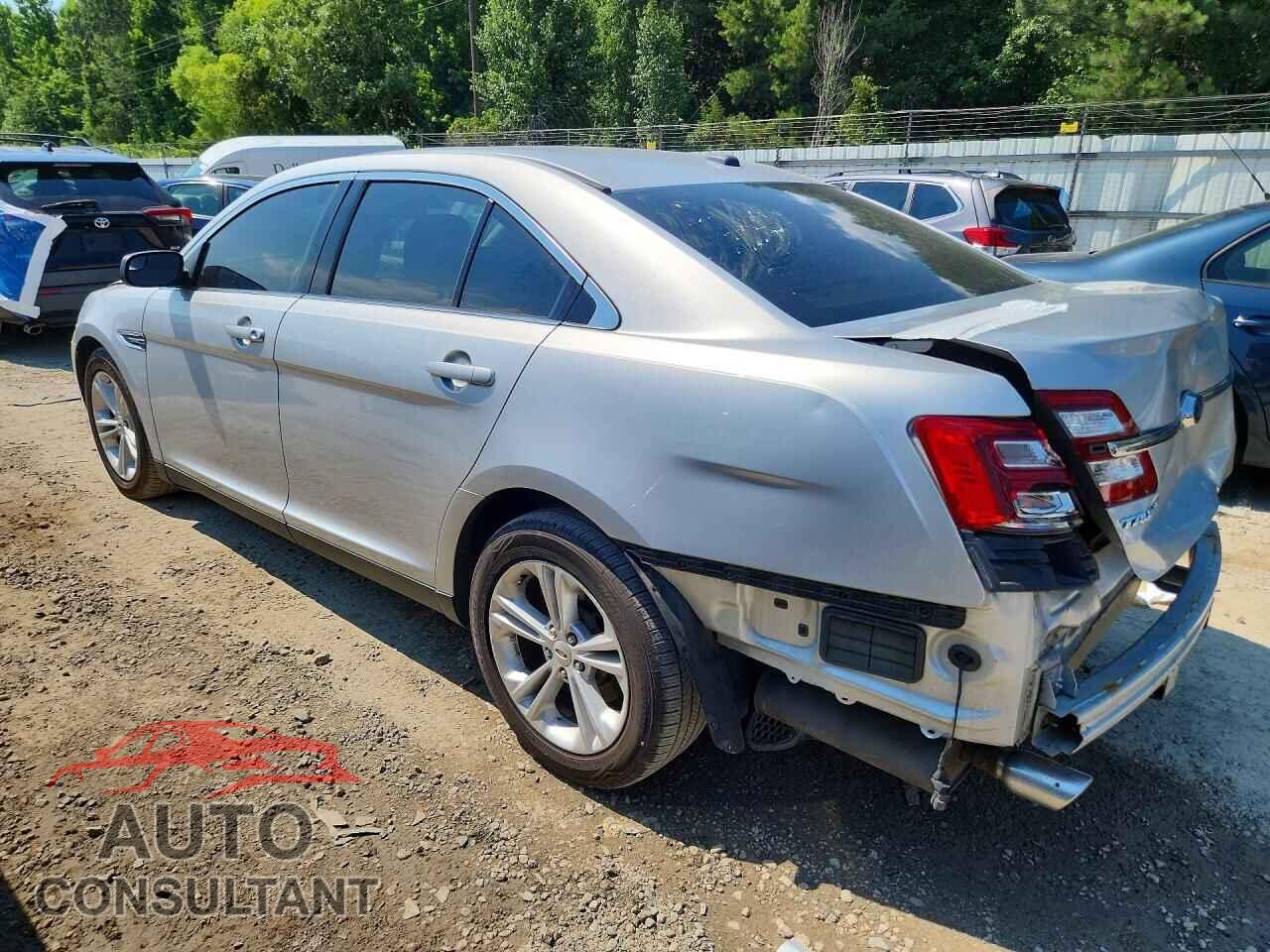 FORD TAURUS 2015 - 1FAHP2D82FG133164