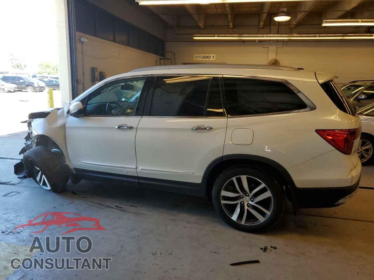 HONDA PILOT 2017 - 5FNYF6H90HB030717