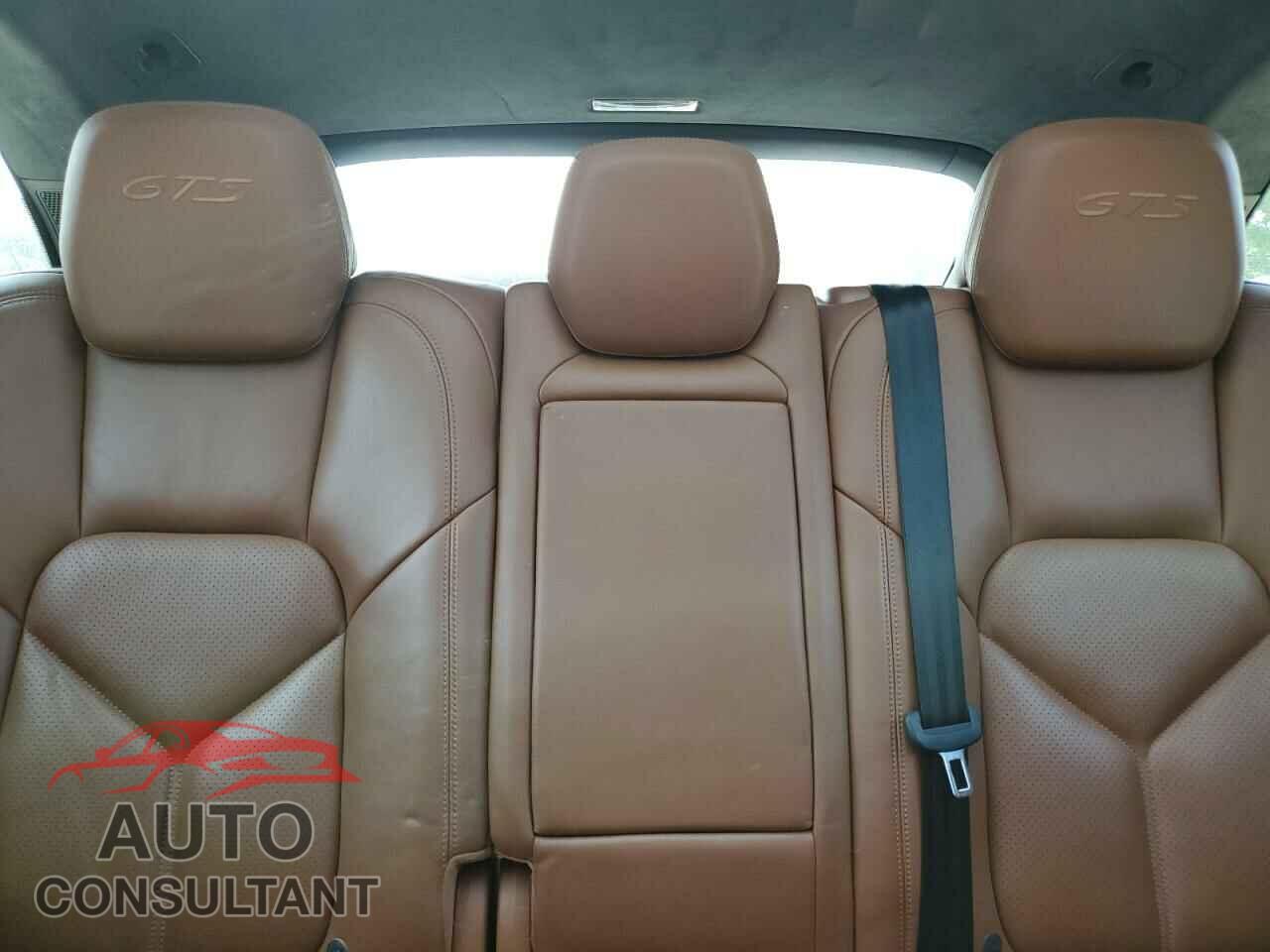 PORSCHE CAYENNE 2017 - WP1AD2A22HLA83041