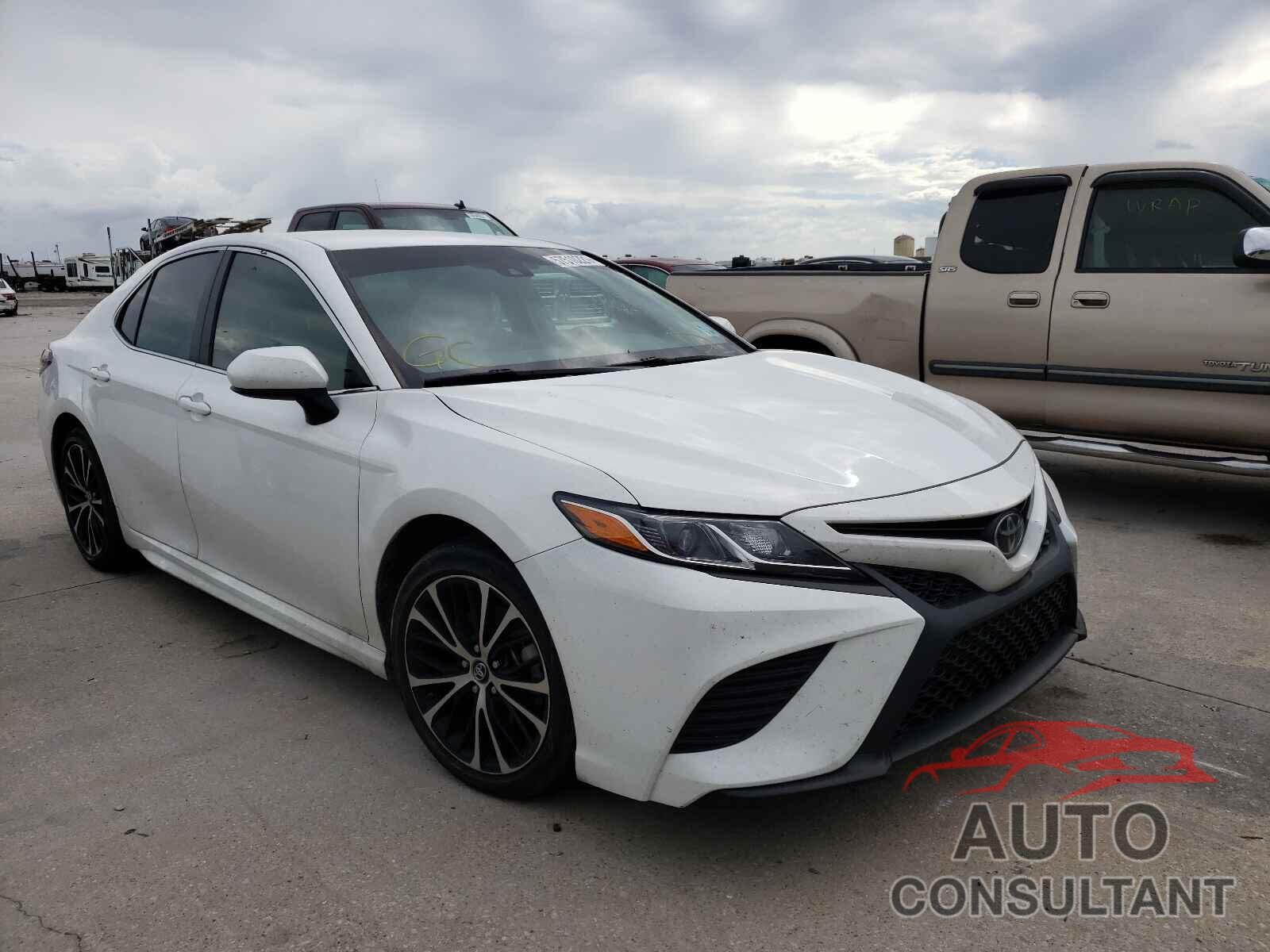 TOYOTA CAMRY 2018 - 4T1B11HK3JU665840