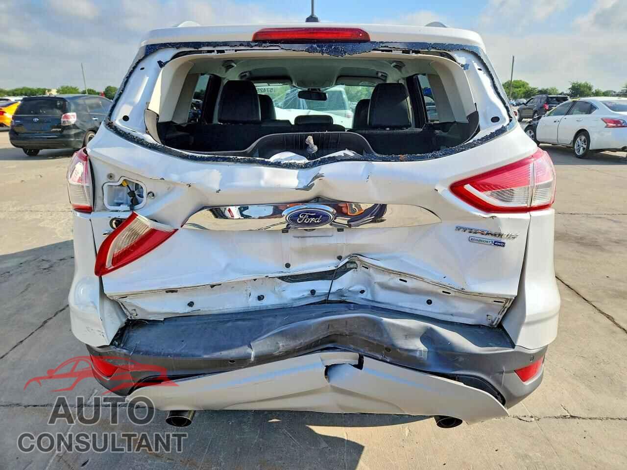 FORD ESCAPE 2015 - 1FMCU9J95FUC67361