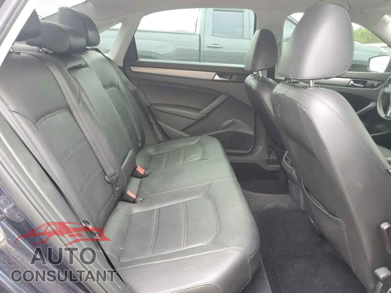 VOLKSWAGEN PASSAT 2014 - 1VWBT7A38EC043473