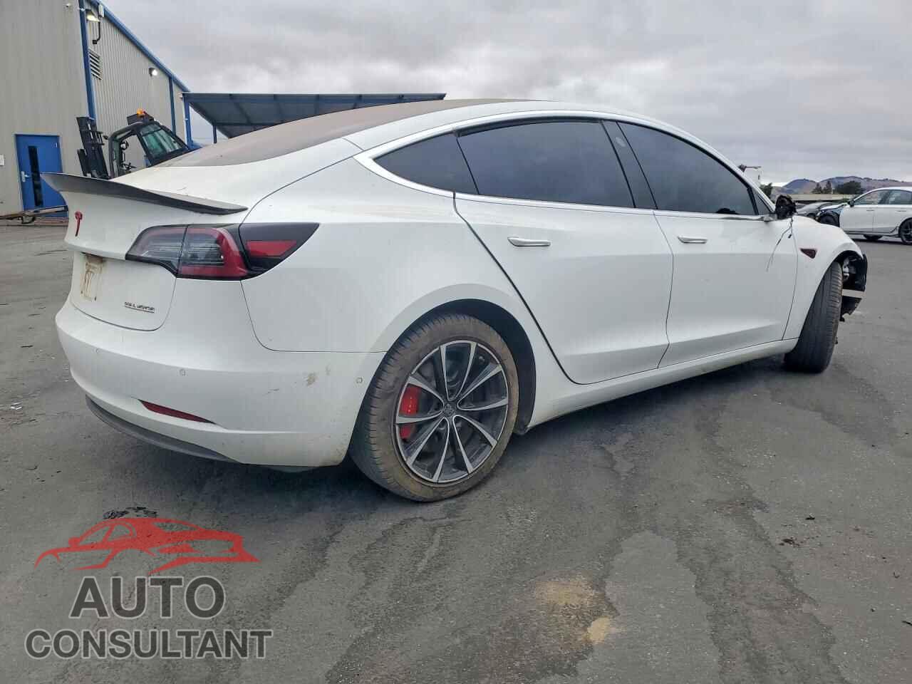 TESLA MODEL 3 2018 - 5YJ3E1EB0JF106594