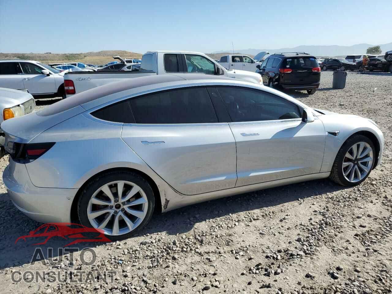 TESLA MODEL 3 2018 - 5YJ3E1EA5JF007955