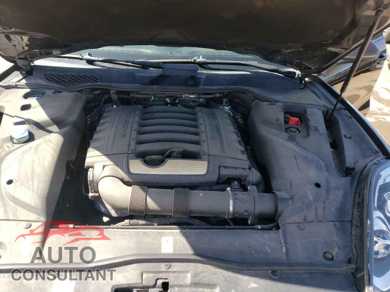 PORSCHE CAYENNE 2018 - WP1AA2A28JKA01852