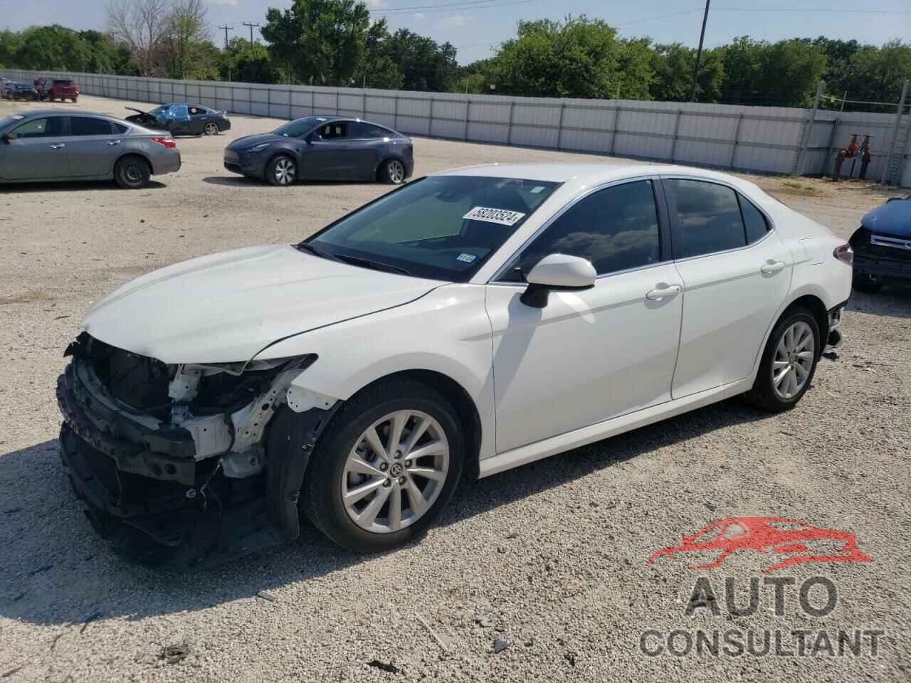 TOYOTA CAMRY 2022 - 4T1C11AK4NU647383