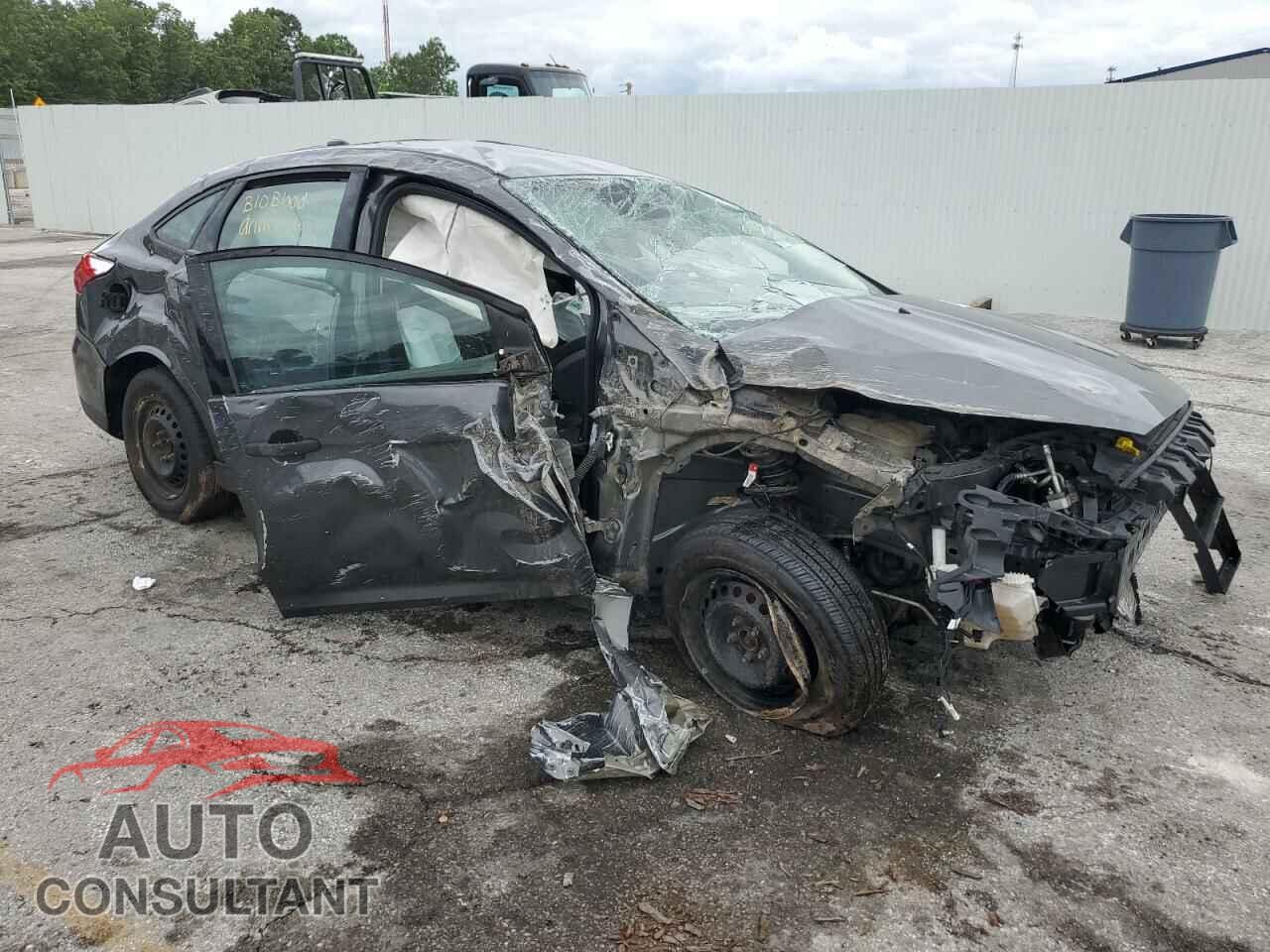 FORD FOCUS 2018 - 1FADP3E23JL213703