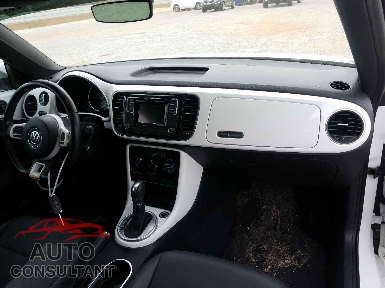 VOLKSWAGEN BEETLE 2017 - 3VW517AT0HM811405