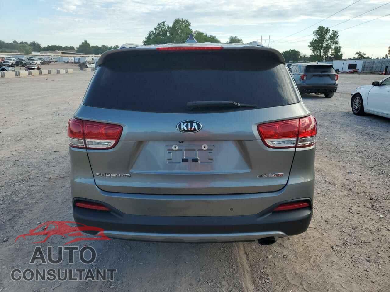 KIA SORENTO 2017 - 5XYPH4A15HG241306