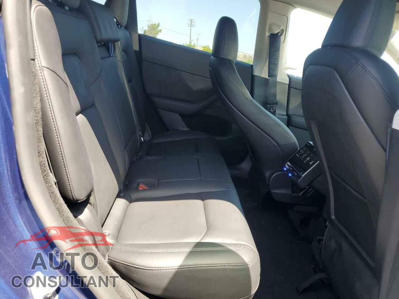 TESLA MODEL Y 2024 - 7SAYGDEF6RF080697