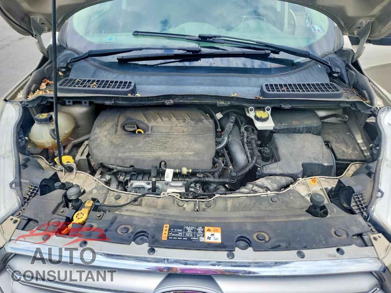 FORD ESCAPE 2017 - 1FMCU9GD4HUC08588