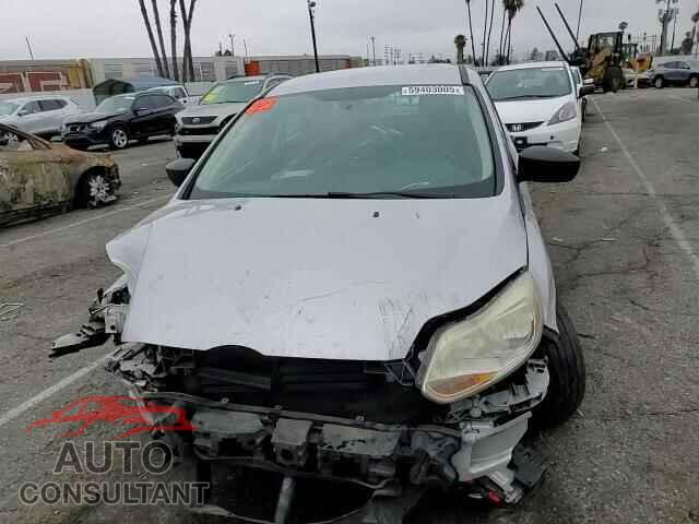 FORD FOCUS 2014 - 1FADP3E27EL401095