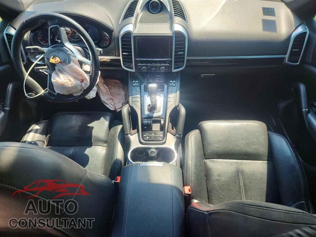 PORSCHE CAYENNE 2016 - WP1AA2A27GKA12303