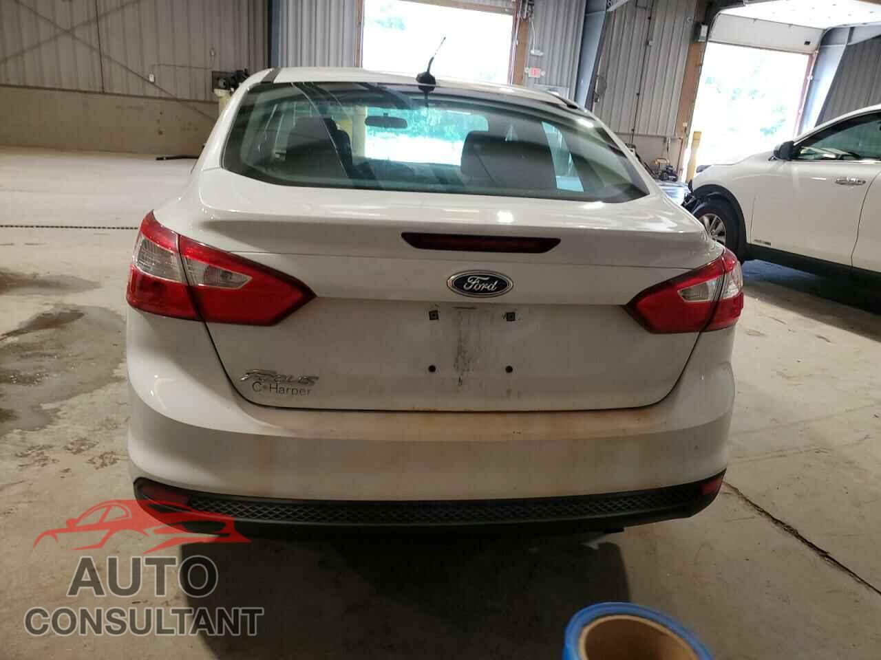 FORD FOCUS 2014 - 1FADP3E20EL274982