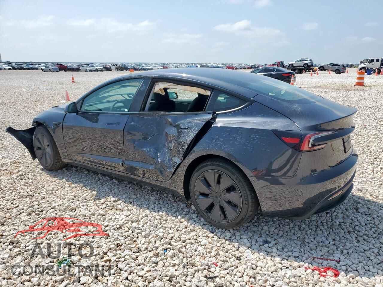 TESLA MODEL 3 2025 - 5YJ3E1EA2SF014945