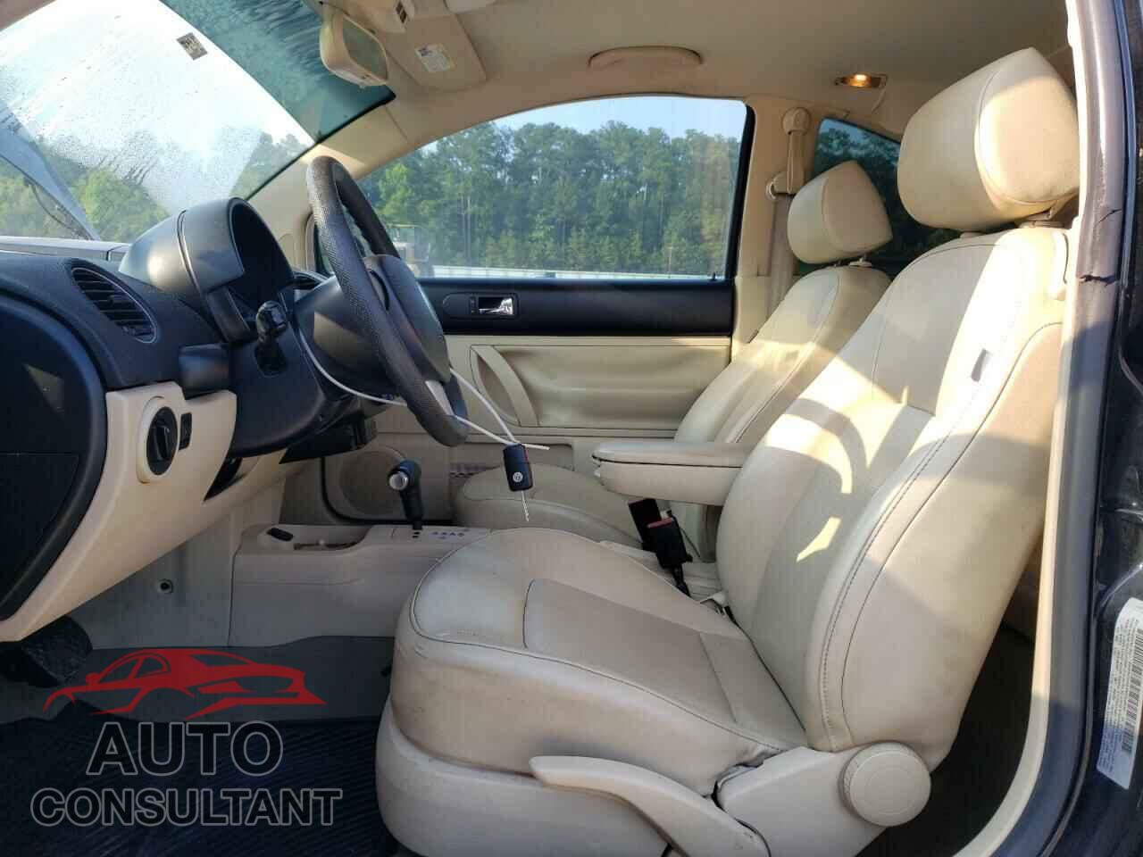 VOLKSWAGEN BEETLE 2010 - 3VWPG3AG3AM036686