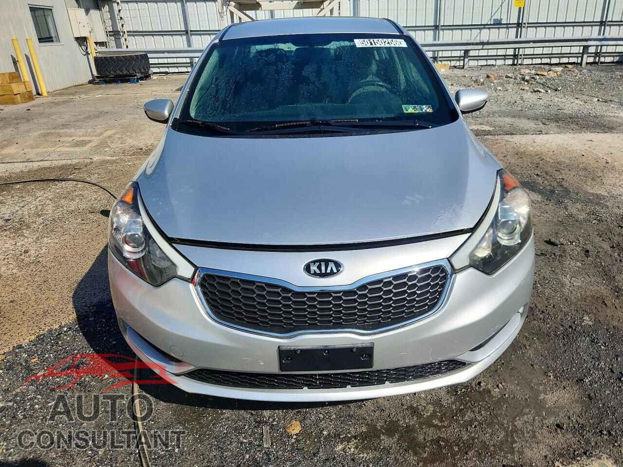 KIA FORTE 2016 - KNAFK4A61G5527439