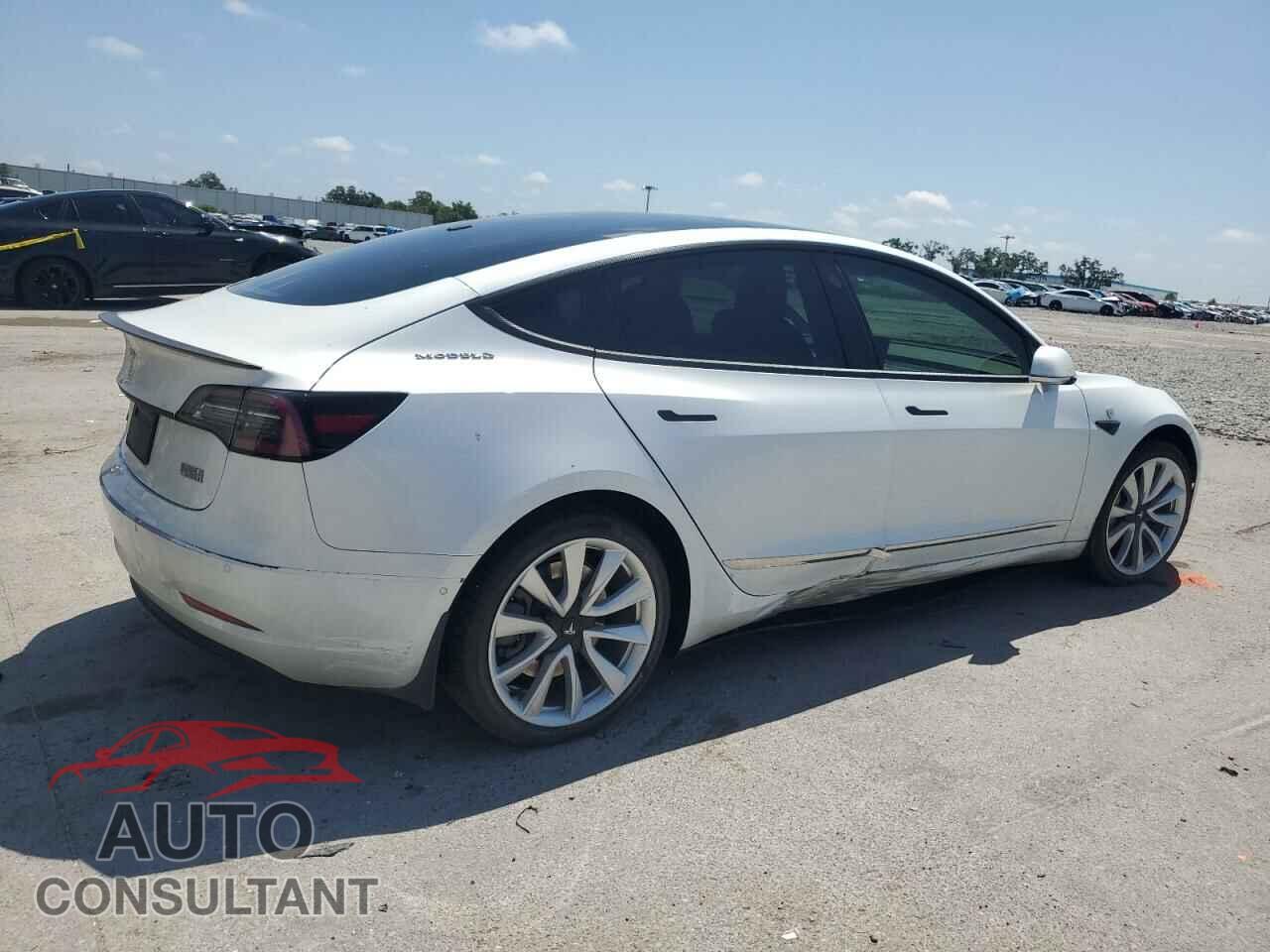 TESLA MODEL 3 2019 - 5YJ3E1EB3KF494258